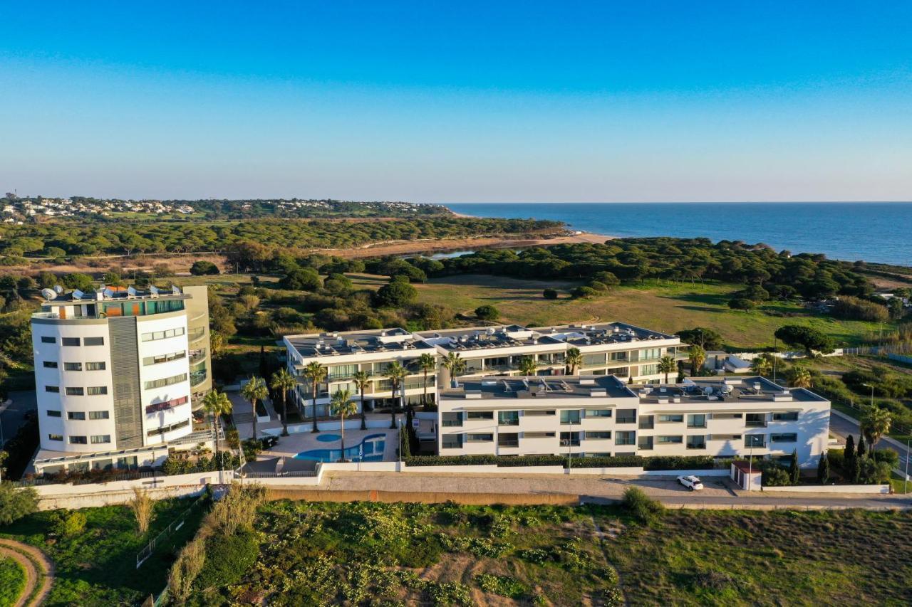 Cavalo Preto, Beach Resort Куартейра Екстериор снимка